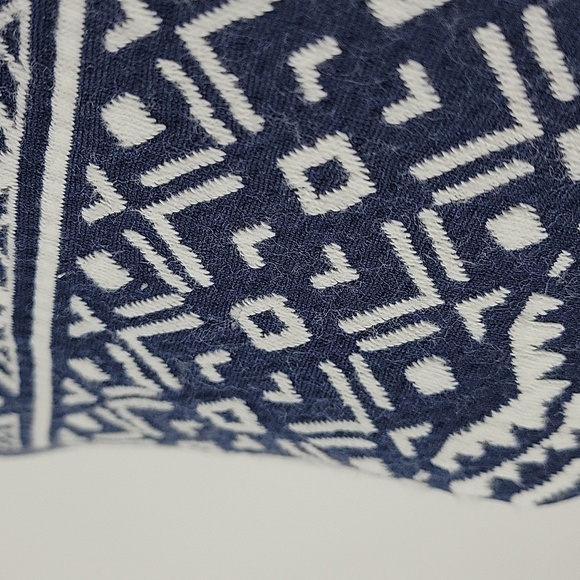 Eyeshadow Womens Grayish Blue Tribal Print Sweatshirt Size Small - Picture 10 of 11